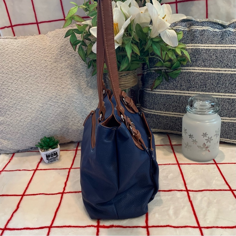 Alfred Dunner Leather Shoulder Bag - Picture 8 of 11